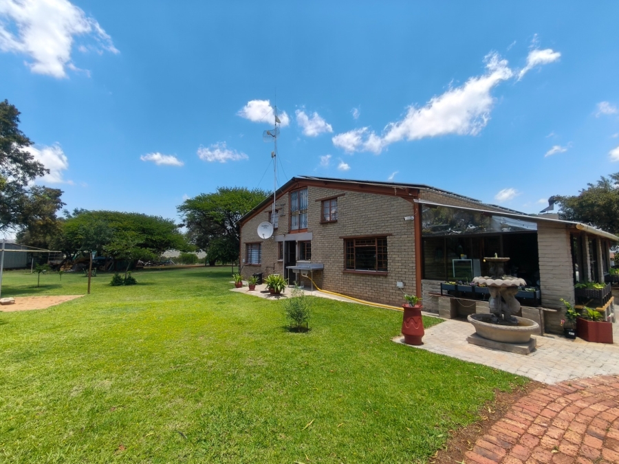 4 Bedroom Property for Sale in Swartruggens North West